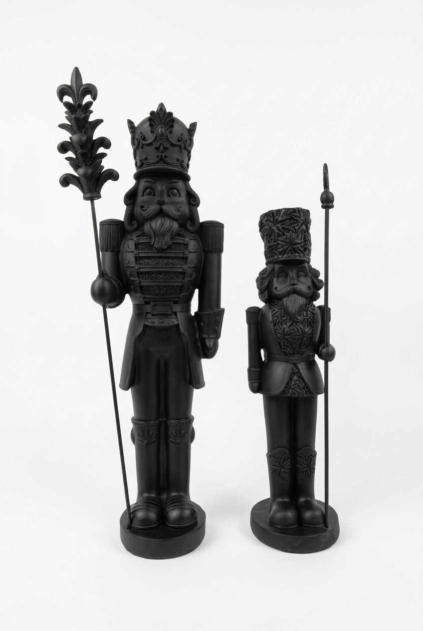 Nussknacker BOŽE – Schwarz mit Krone, 30 cm