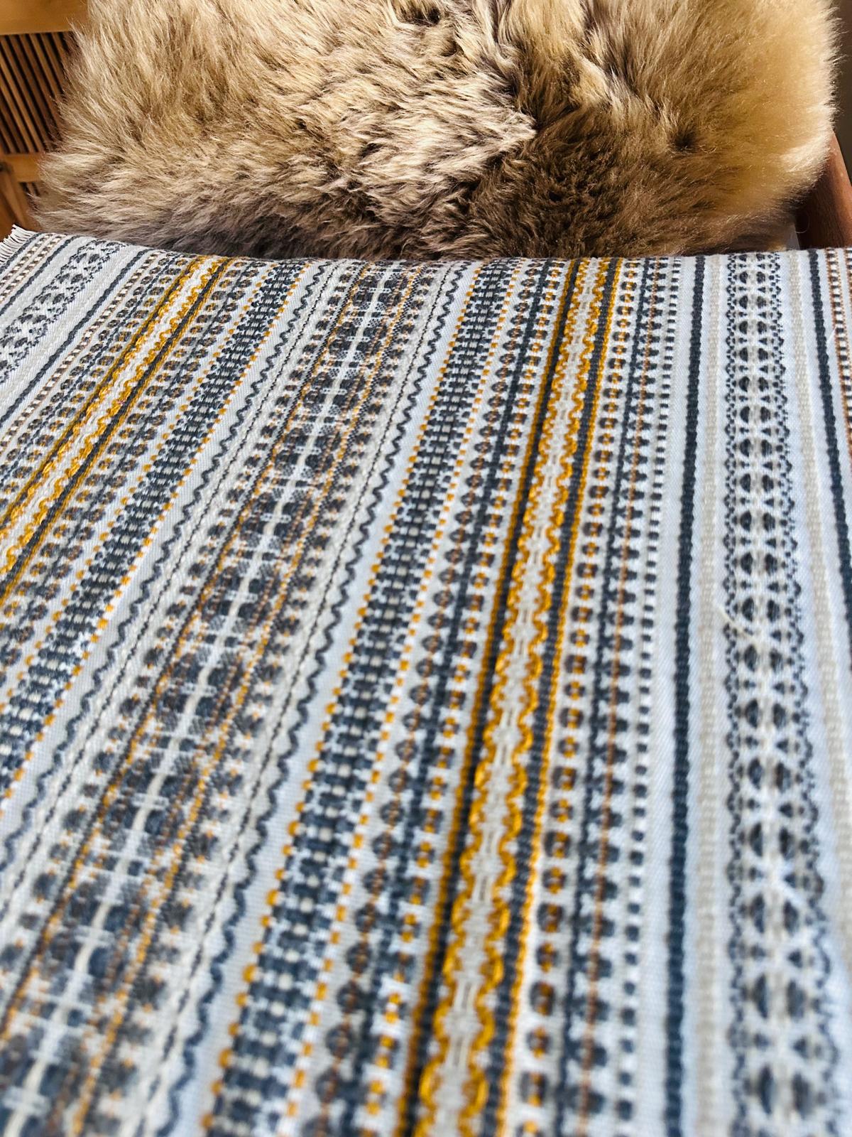 Handgewebter Tischläufer „Zlatko“ Grau-Gelb 50 × 140 cm – aus Kroatien