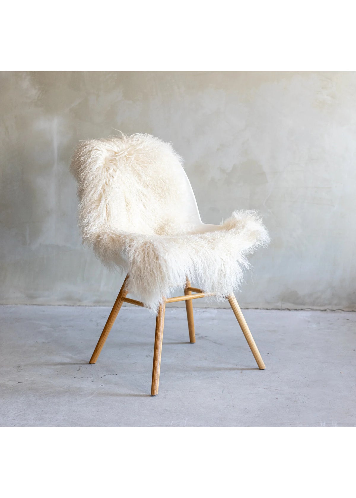 Tibetisches Lammfell Weiß (Offwhite) – ca. 90–100 × 55–65 cm