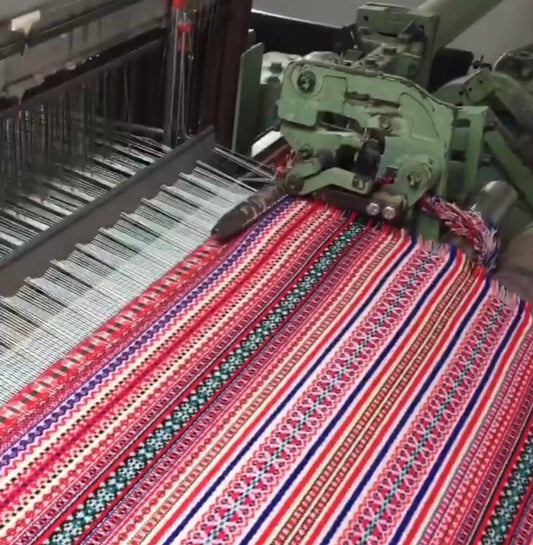 Handgewebte Tischdecken aus Kroatien – Tradition, Handwerk und zeitlose Wohnkultur