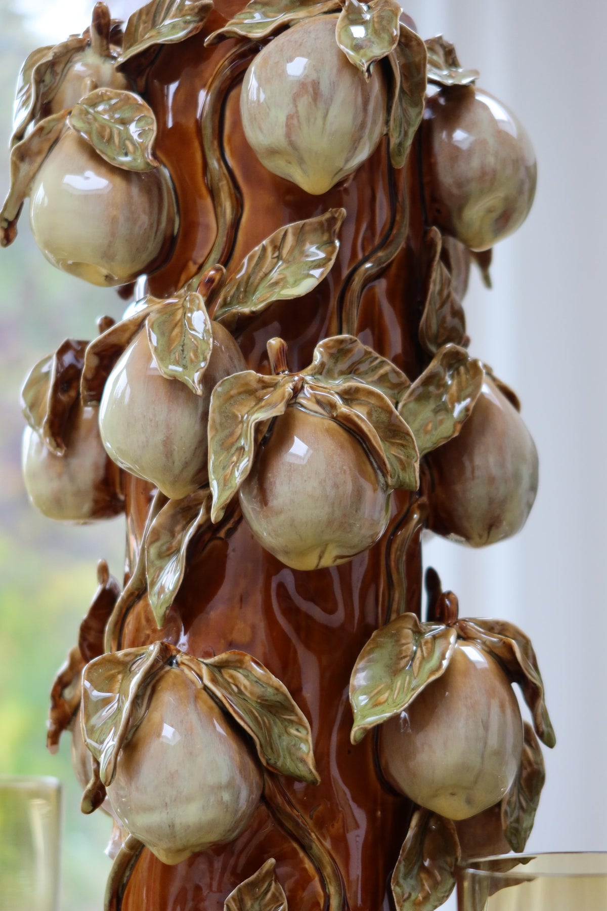 WERNS Birnenvase – Designobjekt aus Steingut, 46 cm
