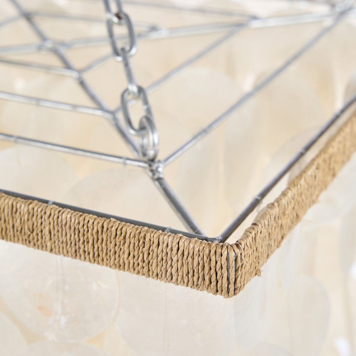 Moonlit Whispers Chandelier Natural M – Capiz Kronleuchter