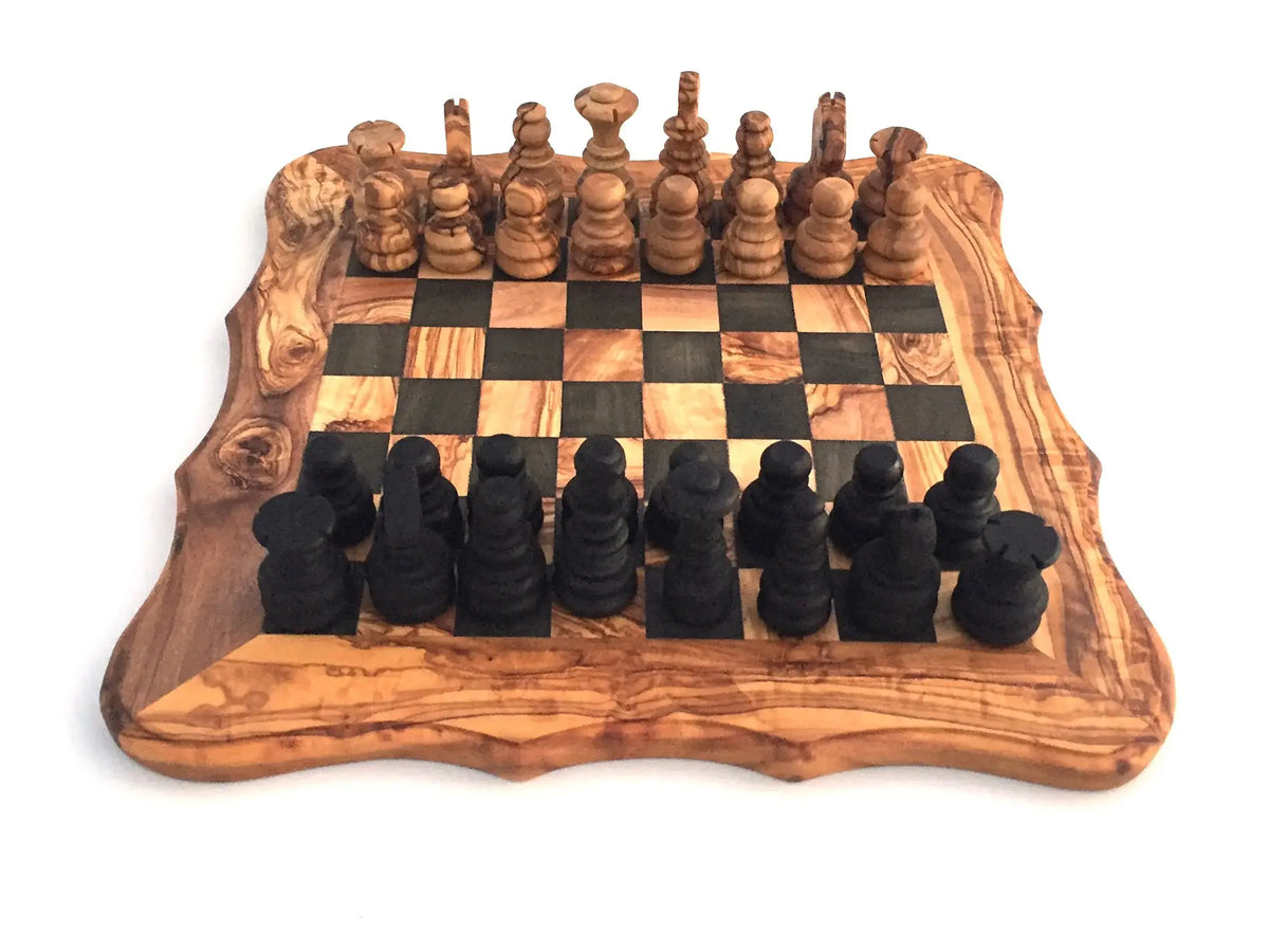 Schachset aus Olivenholz – Handgefertigt mit natürlicher Live-Edge-Kante | 32,5 cm