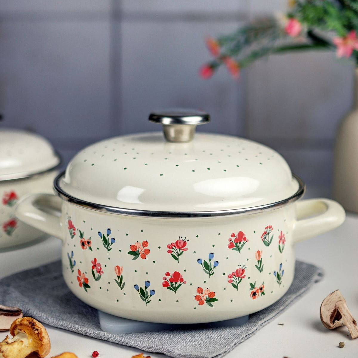 Metalac Original – Emaille Kochtopf Flowers mit Deckel | 16 cm, 1,5 L