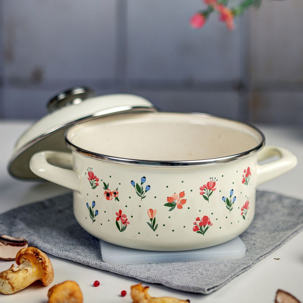 Metalac Original – Emaille Kochtopf Flowers mit Deckel | 16 cm, 1,5 L