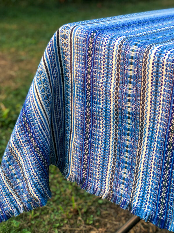 Handgewebte Tischdecke Blau – Roko Design aus Kroatien