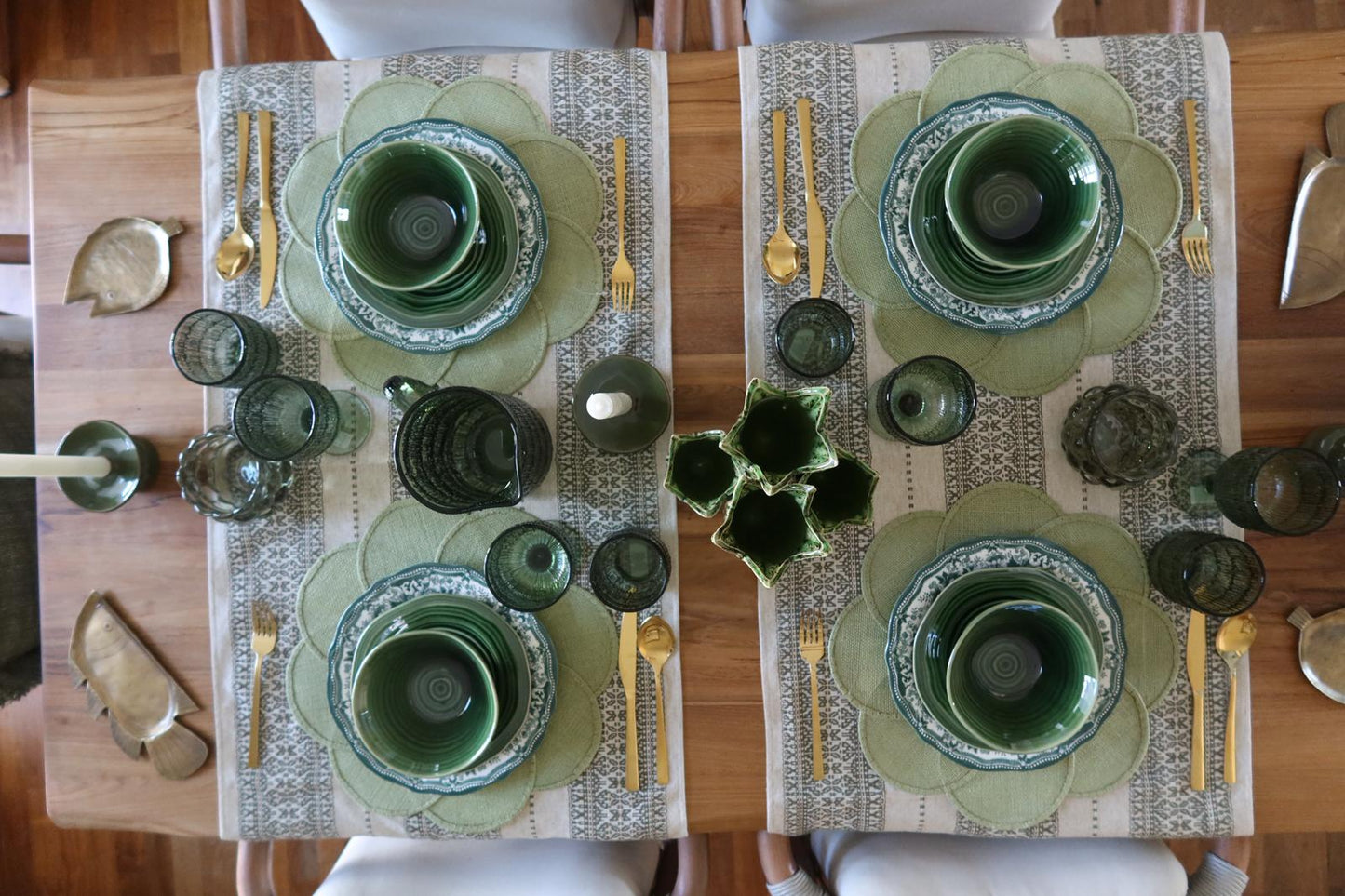 Handgewebte Tischdecke Oliv / Natur – traditionelles Kroatien Design
