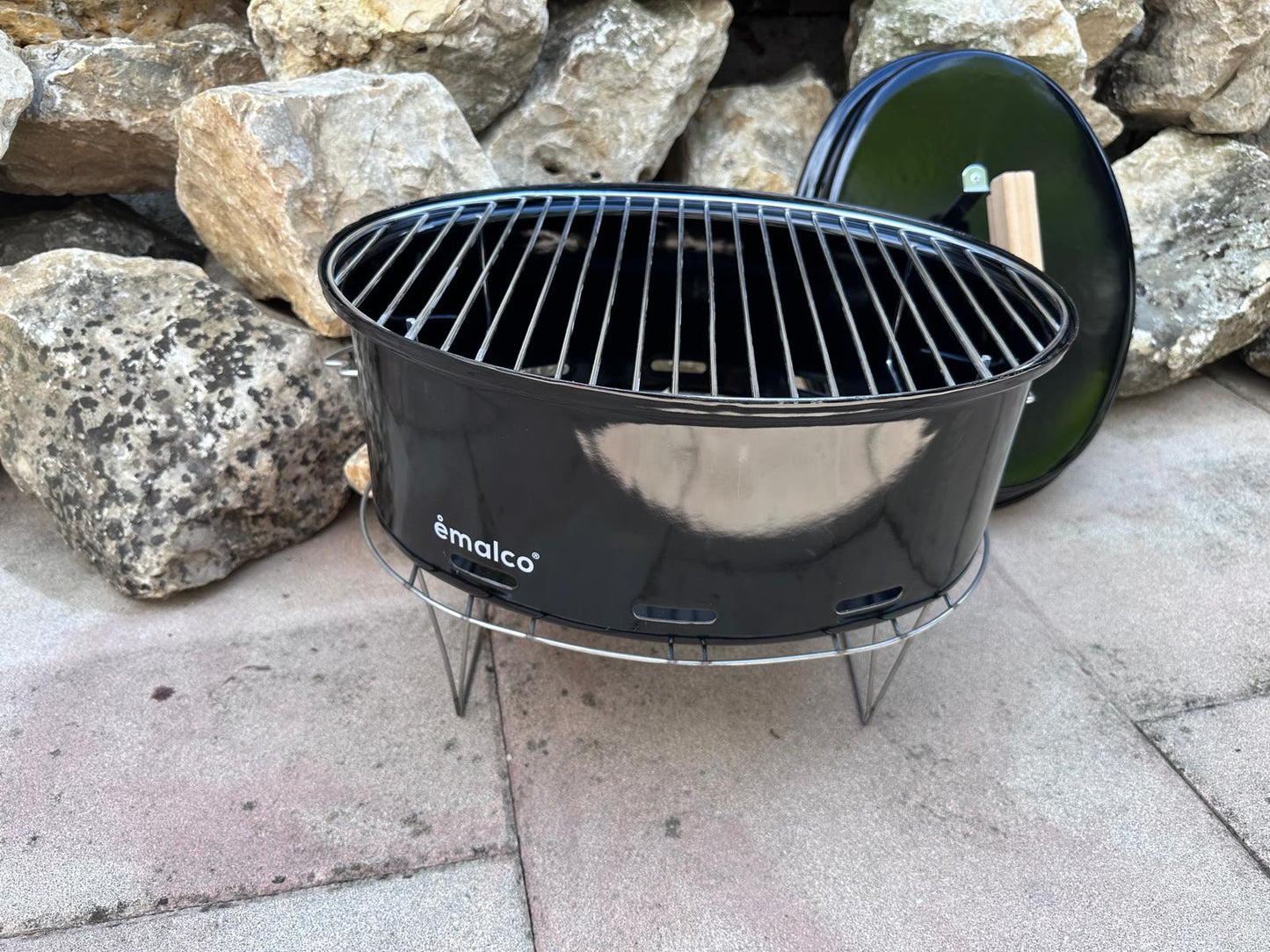Emalco To Go Grill mit Deckel und Grillrost – Schwarz