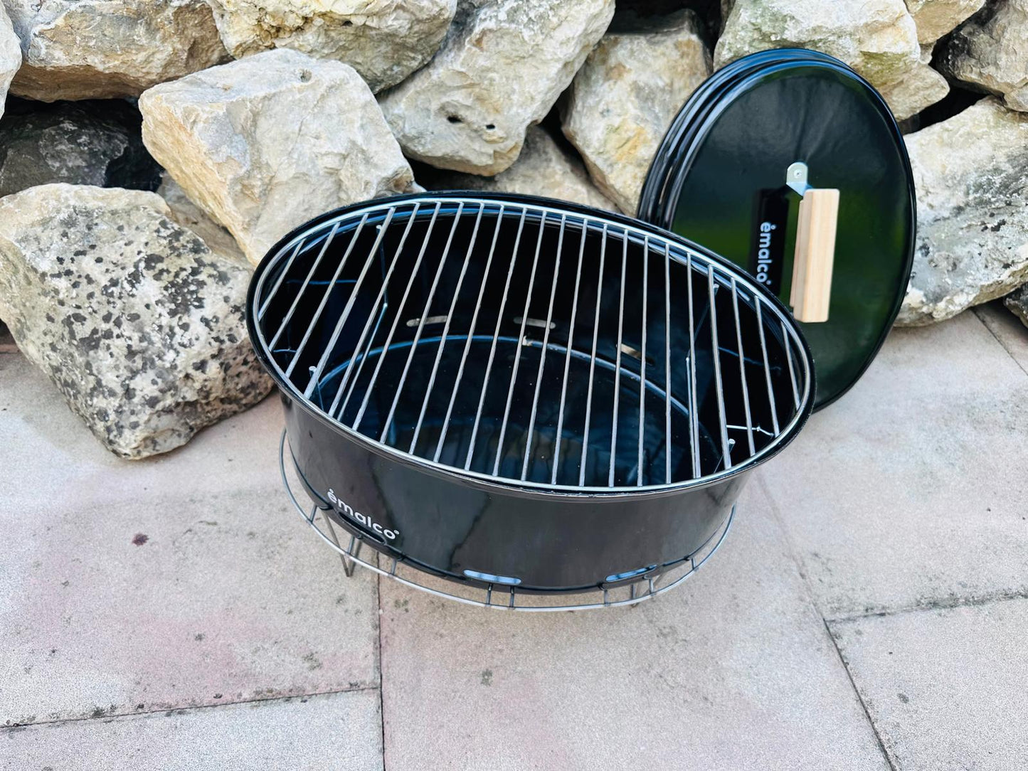 Emalco To Go Grill mit Deckel und Grillrost – Schwarz
