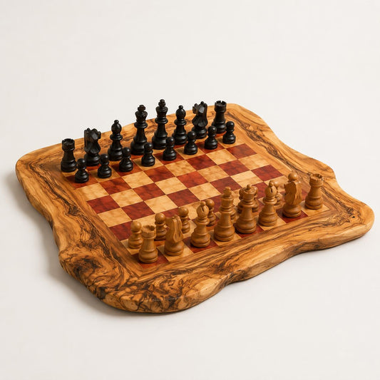 Schachset aus Olivenholz – Handgefertigt mit natürlicher Live-Edge-Kante | 47 cm