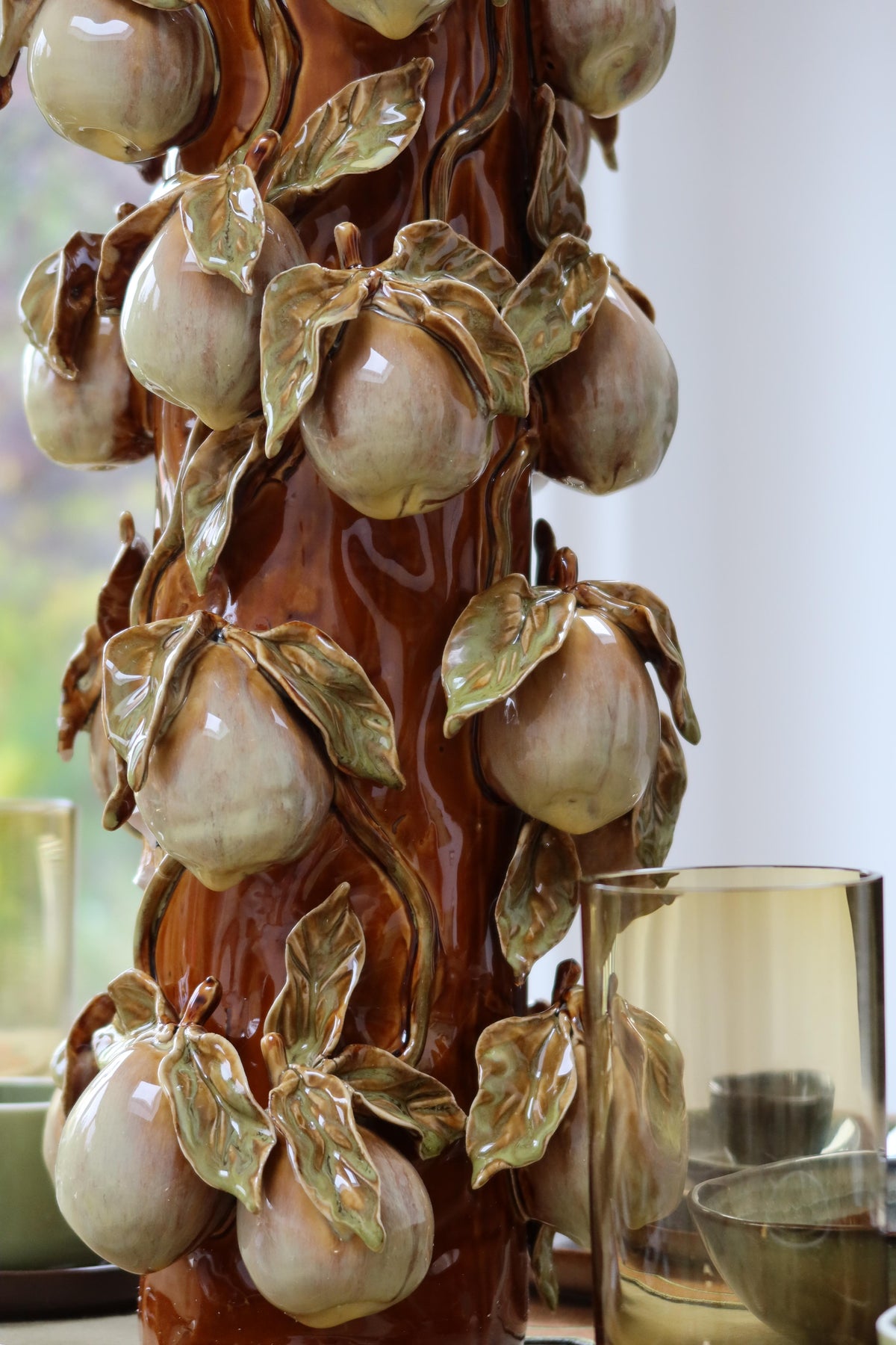 WERNS Birnenvase – Designobjekt aus Steingut, 46 cm
