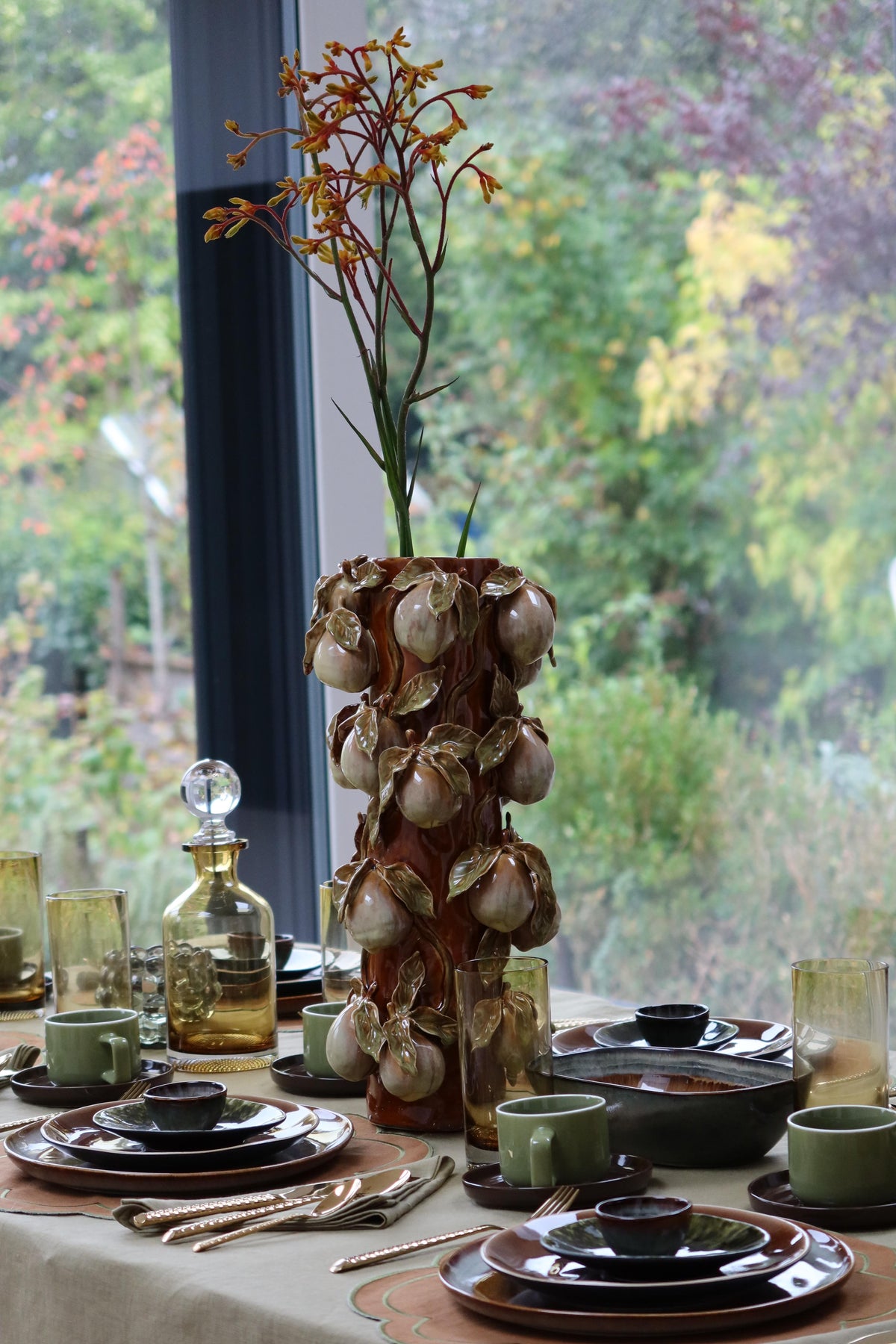 WERNS Birnenvase – Designobjekt aus Steingut, 46 cm