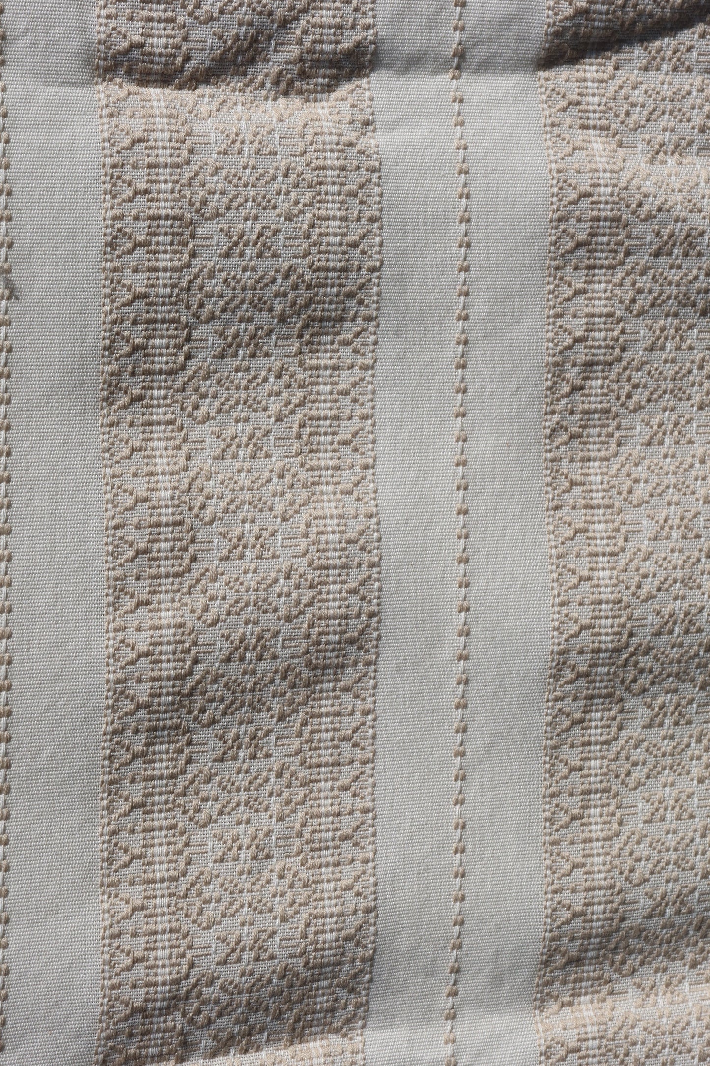 Handgewebte Tischdecke Beige/Natur – traditionelles Kroatien Design