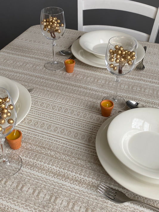 Handgewebte Tischdecke Beige  – Josipa Design aus Kroatien